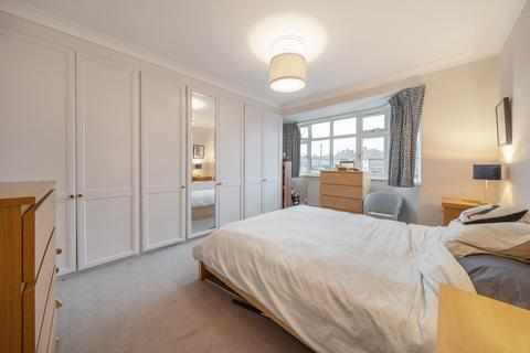 68 Denham Green Close, Denham, Uxbridge, UB9 5NB