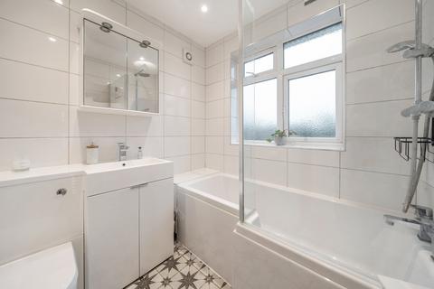 68 Denham Green Close, Denham, Uxbridge, UB9 5NB