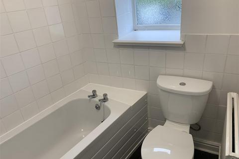 2 bedroom terraced house to rent, Queen Street, Glossop