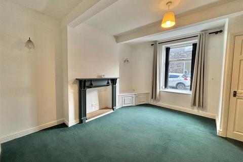 2 bedroom terraced house to rent, Queen Street, Glossop