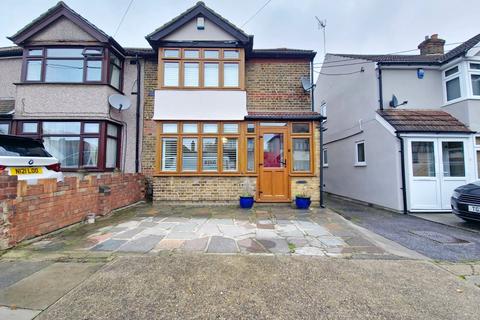 3 bedroom semi-detached house to rent, Birch Road, Romford, Essex, RM7