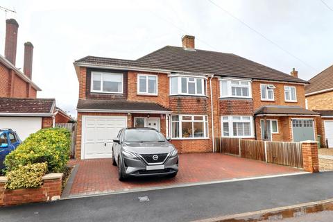 4 bedroom semi-detached house for sale, Havers Avenue, Hersham KT12