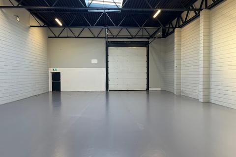 Warehouse to rent, Milton Keynes MK13