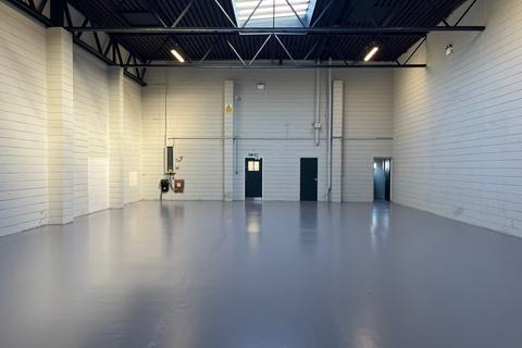 Warehouse to rent, Milton Keynes MK13