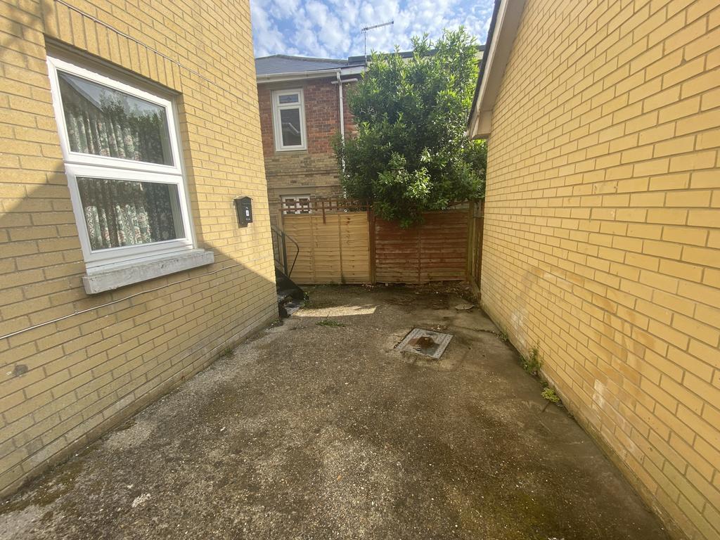 Courtyard avenue