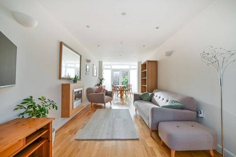 1 Garden Close, New Malden, KT3 3RE