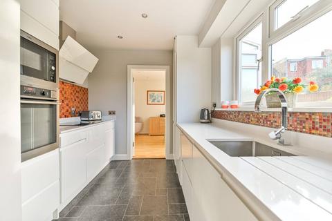 1 Garden Close, New Malden, KT3 3RE