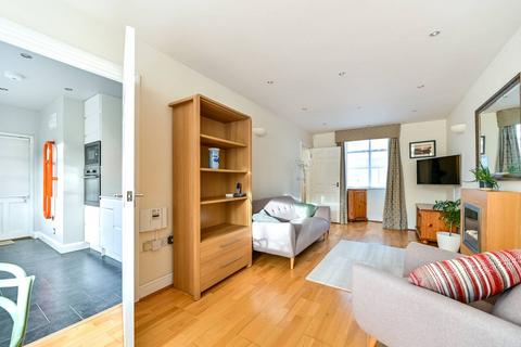 1 Garden Close, New Malden, KT3 3RE