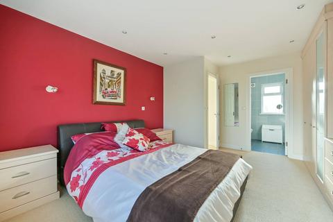 1 Garden Close, New Malden, KT3 3RE