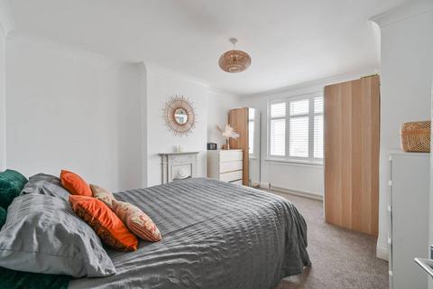 148 Western Road, Mitcham, CR4 3EB