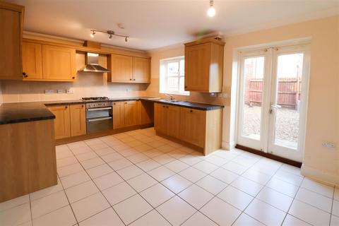 3 bedroom townhouse to rent, Shocksham Terrace, Soham CB7