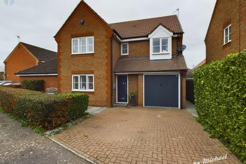 4 bedroom detached house for sale, Hinds Way, Aylesbury, HP21 8FS