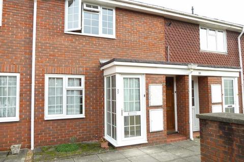 1 bedroom maisonette to rent, Delaporte Close, Epsom KT17