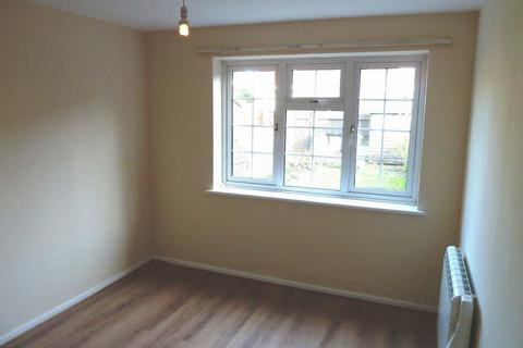 1 bedroom maisonette to rent, Delaporte Close, Epsom KT17