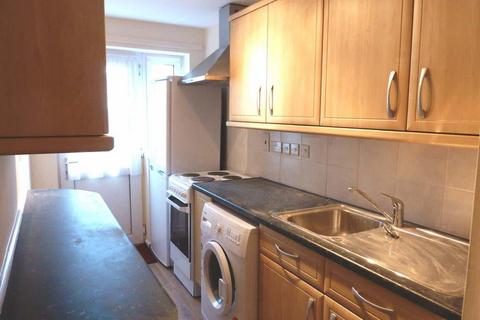 1 bedroom maisonette to rent, Delaporte Close, Epsom KT17