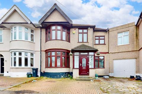 4 bedroom terraced house for sale, Chudleigh Crescent, Ilford, IG3