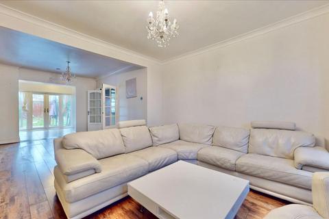 4 bedroom terraced house for sale, Chudleigh Crescent, Ilford, IG3