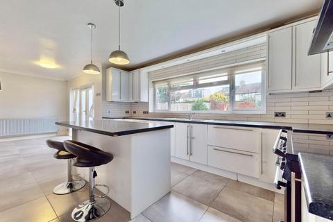 4 bedroom terraced house for sale, Chudleigh Crescent, Ilford, IG3