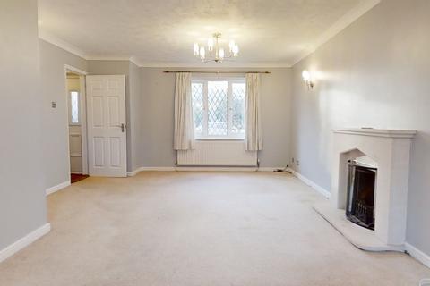 4 bedroom detached house to rent, Forest Oaks, Horsham, RH13