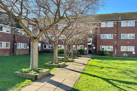 1 bedroom ground floor flat for sale, Warwick Road, Beaconsfield, HP9