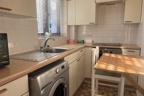 Studio to rent, Kingfisher Walk, Colindale, London