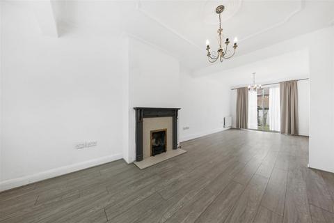 4 bedroom terraced house to rent, Hall Lane, London, E4 8HY