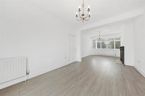 4 bedroom terraced house to rent, Hall Lane, London, E4 8HY