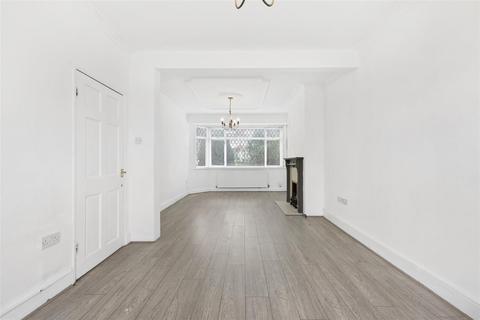 4 bedroom terraced house to rent, Hall Lane, London, E4 8HY