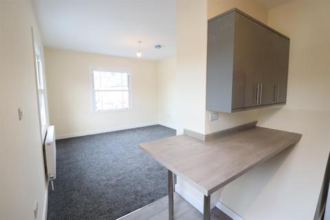 2 bedroom apartment to rent, Goldhill Road, Knighton, Leicester LE2