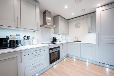 2 bedroom apartment for sale, Bridge Street, Walton-on-Thames, KT12