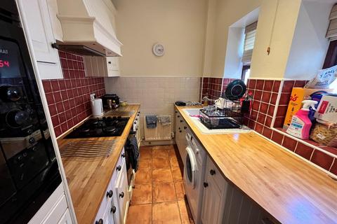 2 bedroom terraced house to rent, Belle Grove West, Spital Tongues