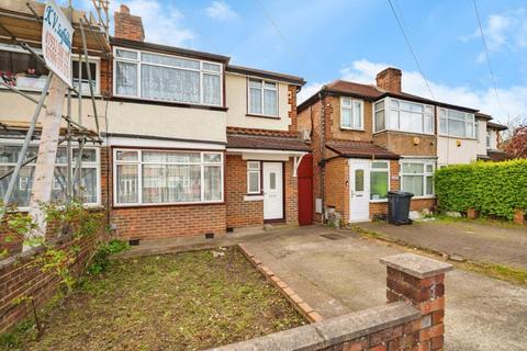 3 bedroom semi-detached house to rent, Northolt UB5