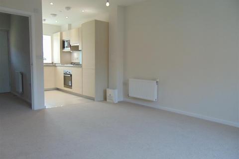 2 bedroom terraced house to rent, Oakcroft Road, Britwell