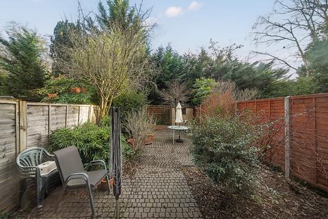 5 Morgan Close, Northwood, HA6 3NE