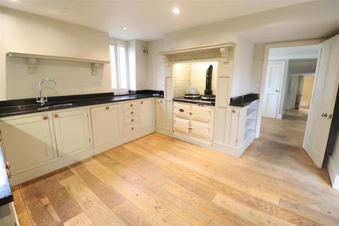 4 bedroom detached house to rent, High Street East, Leicestershire LE15