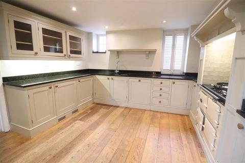 4 bedroom detached house to rent, High Street East, Leicestershire LE15