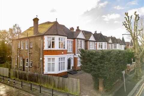 3 bedroom flat for sale, Mapesbury Road, London NW2