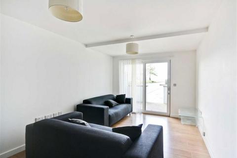 2 bedroom flat to rent, Barge Walk, London SE10