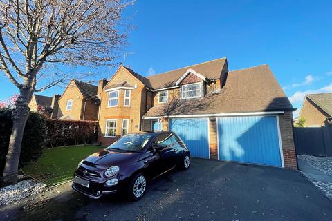 4 bedroom detached house to rent, Ferndown