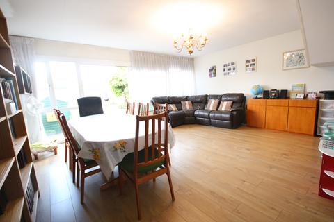 3 bedroom end of terrace house for sale, Maytree Close, Edgware HA8