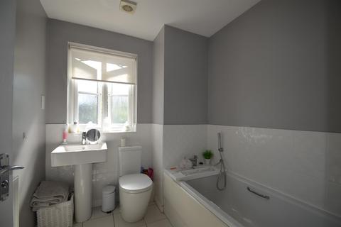 76 Ivel Road, Shefford, SG17 5LB