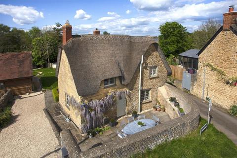 3 bedroom cottage for sale, South Street, Middle Barton