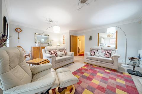 15 College Close, Thame, OX9 2DQ