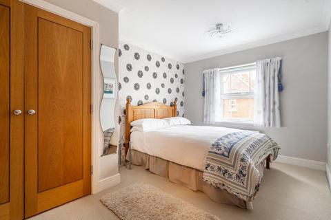 15 College Close, Thame, OX9 2DQ