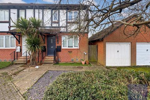 3 bedroom end of terrace house for sale, Windermere Close, Feltham TW14