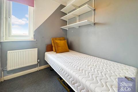 10 Windermere Close, Feltham, TW14 9QF