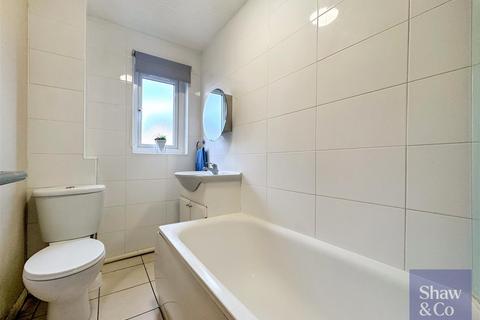 10 Windermere Close, Feltham, TW14 9QF