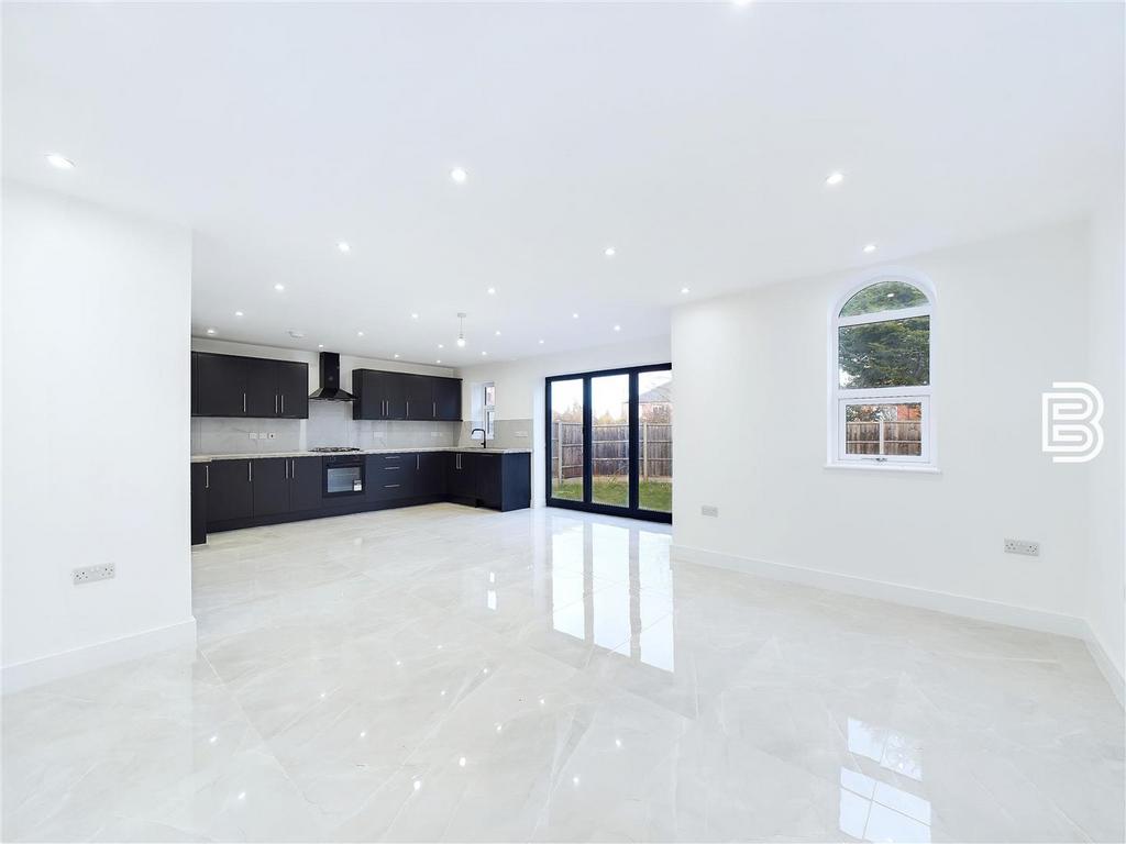 CAM03787 G0-PR0040-STILL008.jpg