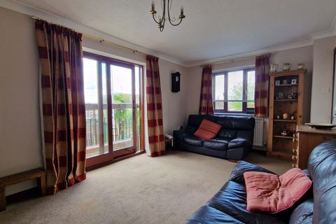 8 Fitzgerald Close, Lawford, Manningtree, CO11 2JT