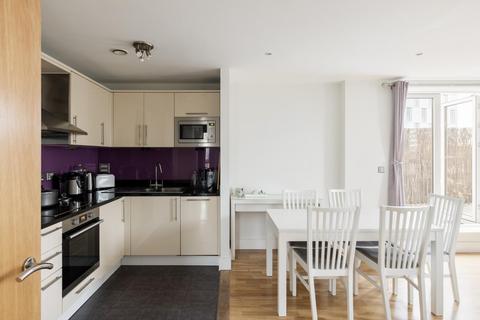 2 bedroom penthouse to rent, Great Suffolk Street, London SE1